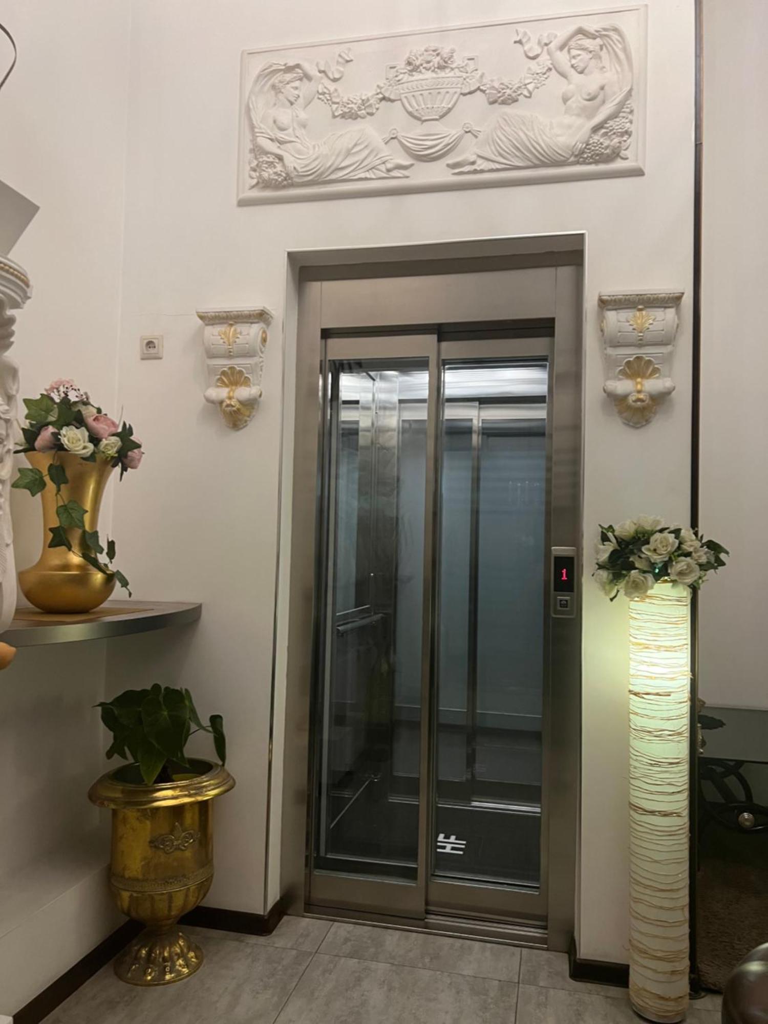 Hotel Fleur Γιερεβάν Εξωτερικό φωτογραφία