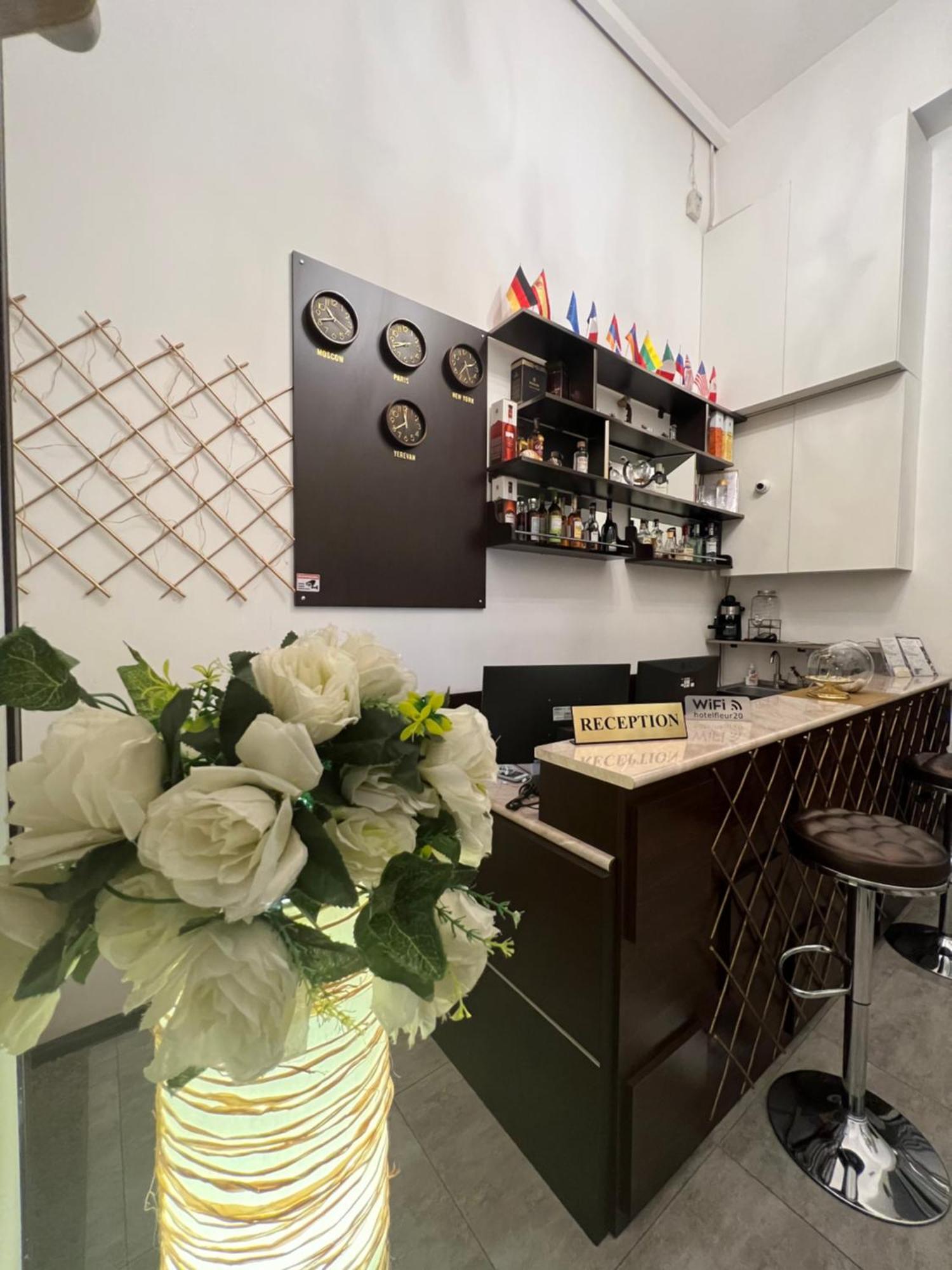 Hotel Fleur Γιερεβάν Εξωτερικό φωτογραφία