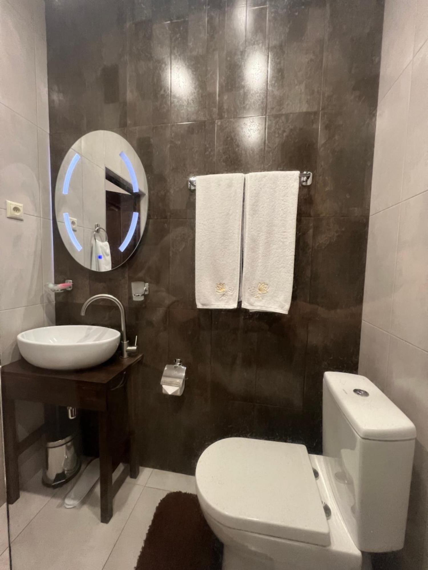 Hotel Fleur Γιερεβάν Εξωτερικό φωτογραφία