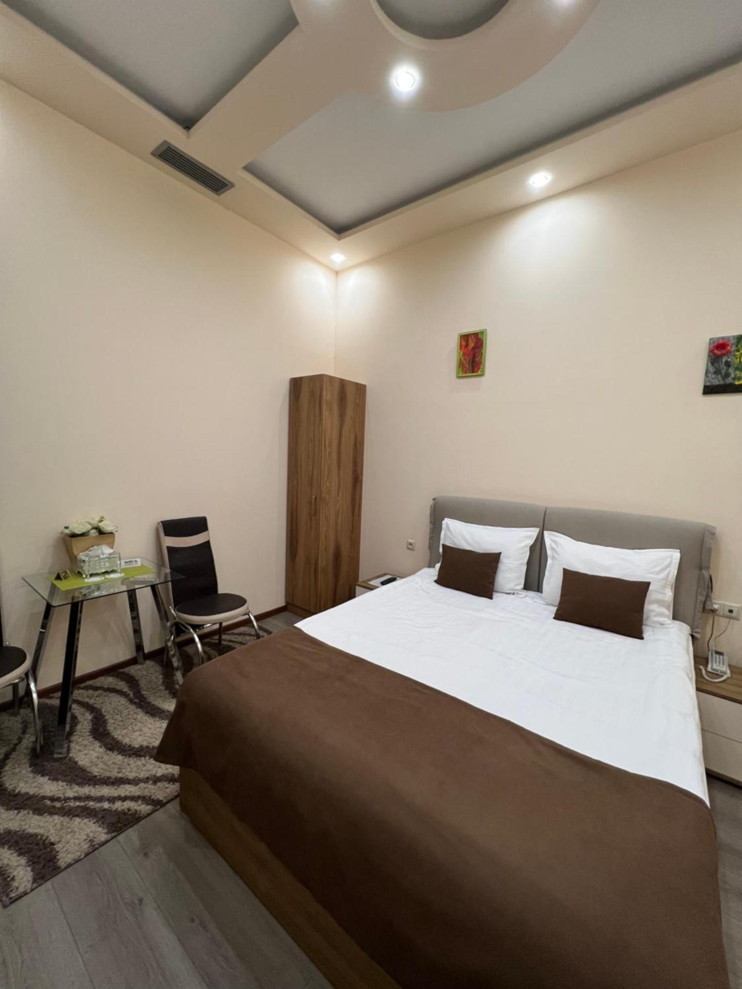Hotel Fleur Γιερεβάν Εξωτερικό φωτογραφία