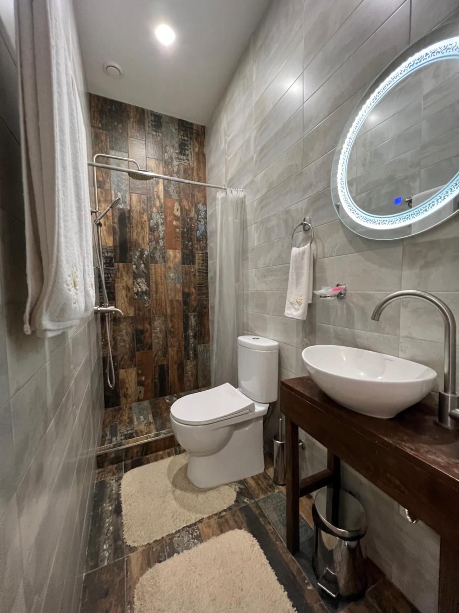 Hotel Fleur Γιερεβάν Εξωτερικό φωτογραφία